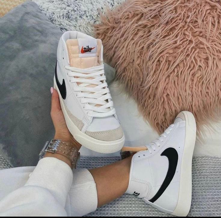 TENIS TIPO BOTA NIKE BLAZER UNISEX